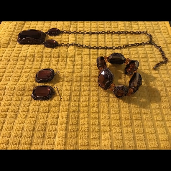 Set: Bracelet, necklace, & earrings - Picture 5 of 6